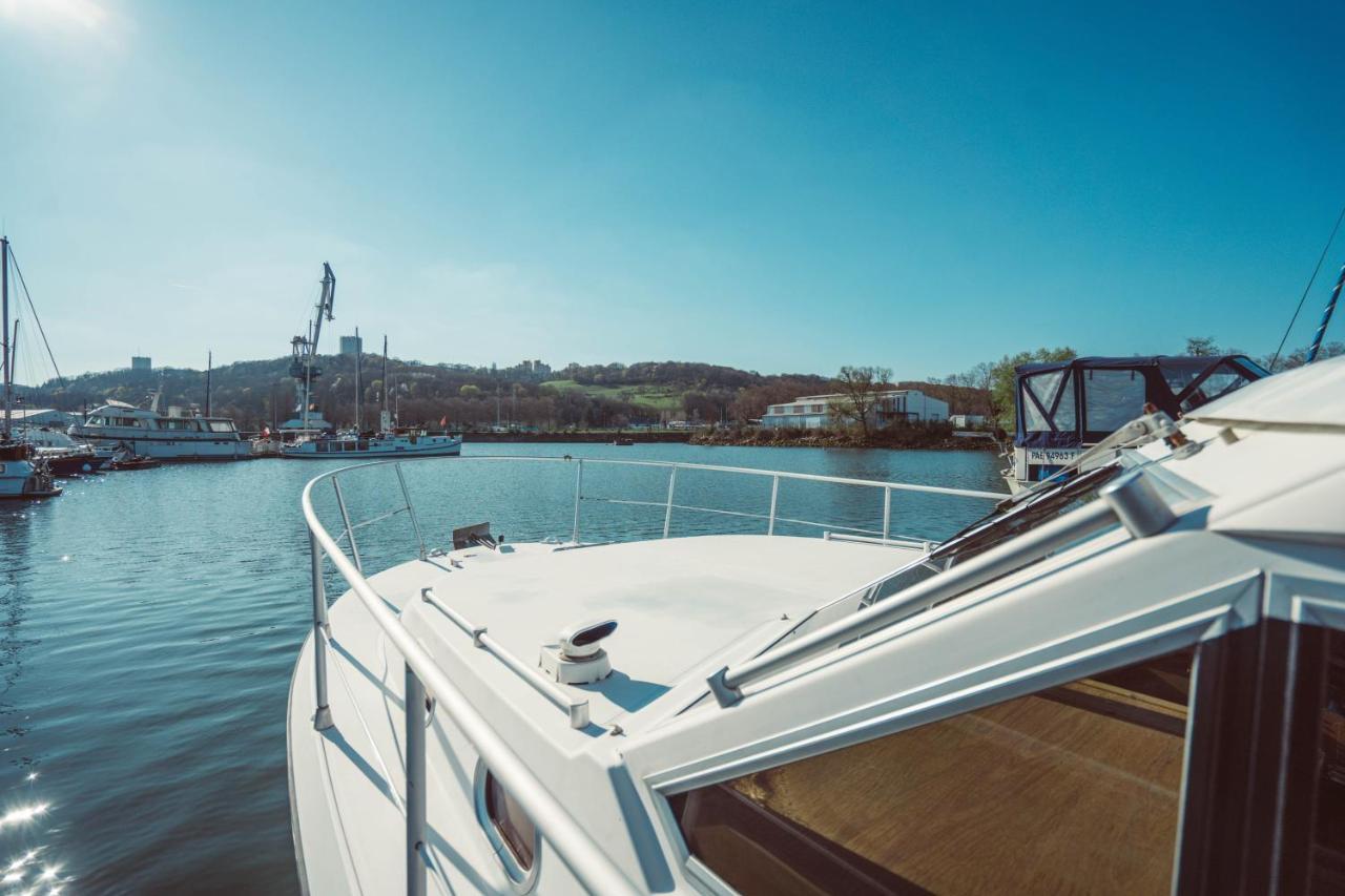 Botel No Limit Charter Bateau Avec Parking Prive Proche Centre-ville *