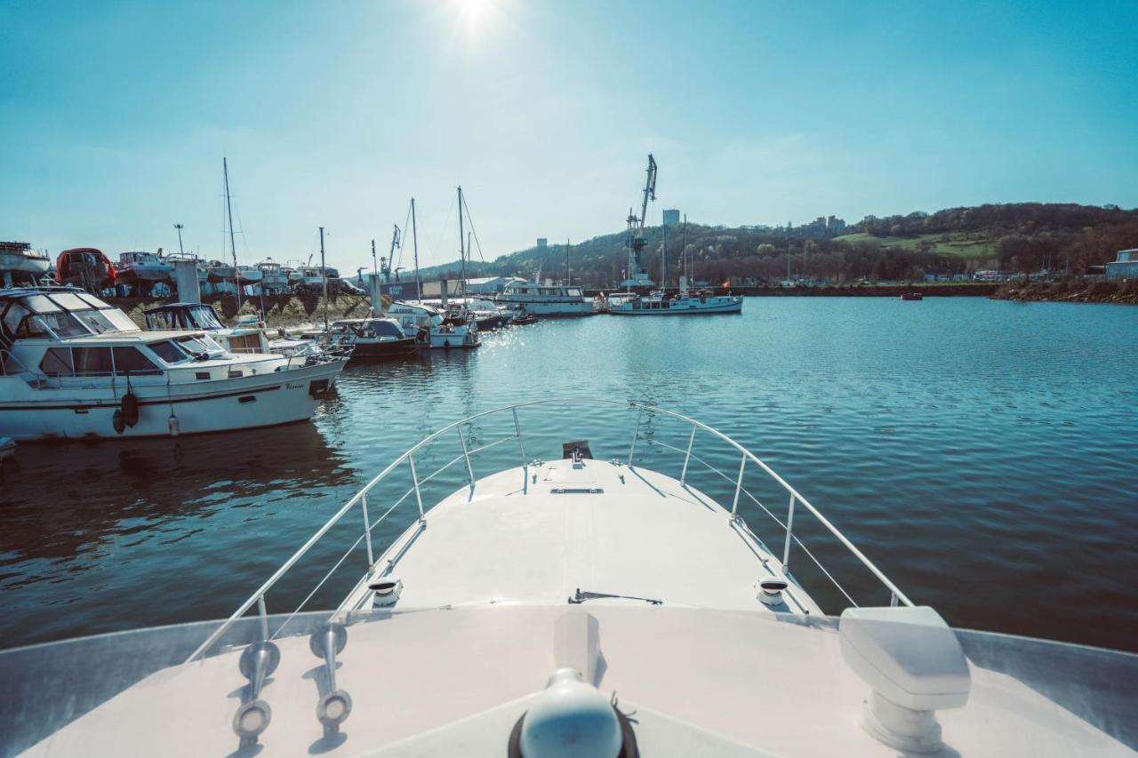 Botel No Limit Charter Bateau Avec Parking Prive Proche Centre-ville